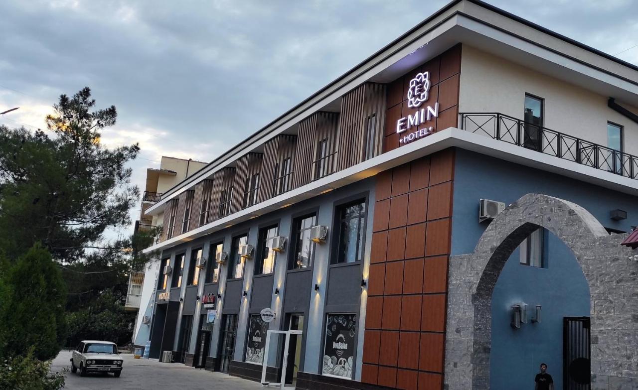 Emin Hotel Fergana Exteriör bild